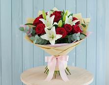 Букет цветов из:  Лилии и Розы в Марфино Одинцовского района