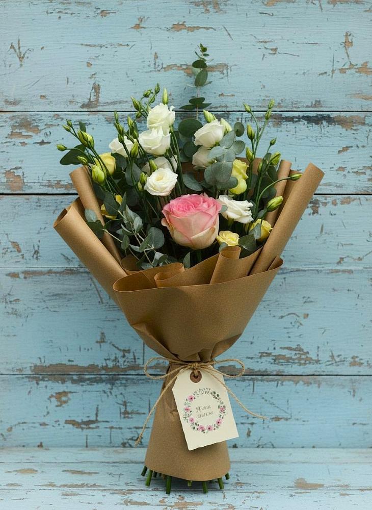 Букет цветов из: Розы и Лизиантусы в Марфино Одинцовского района