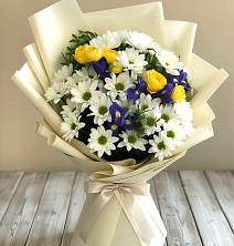 Букет цветов из:  Ирисы, Хризантемы и Розы в Марфино Одинцовского района