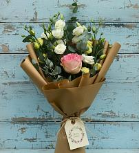 Букет цветов из:  Розы и Лизиантусы в Марфино Одинцовского района