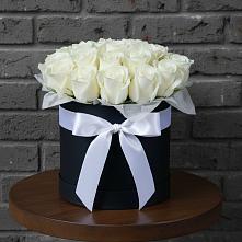 Цветочная композиция из Розы в шляпной коробке #REPLACE_PRED# Марфино Одинцовского района