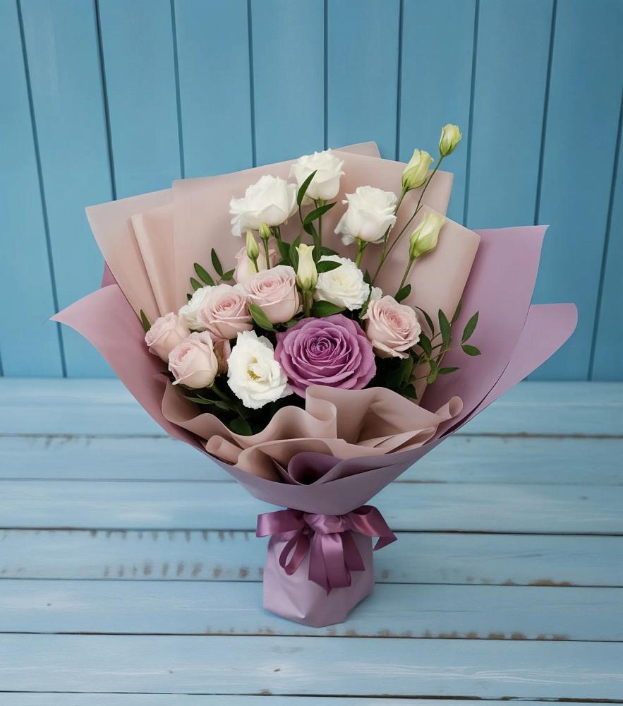 Букет цветов из: Розы и Лизиантусы в Марфино Одинцовского района